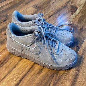 Light grey Air Force 1’s